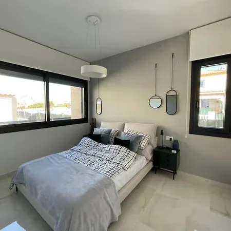 Vakantiehuis Ny Med Privat Basseng - Naert Stranden